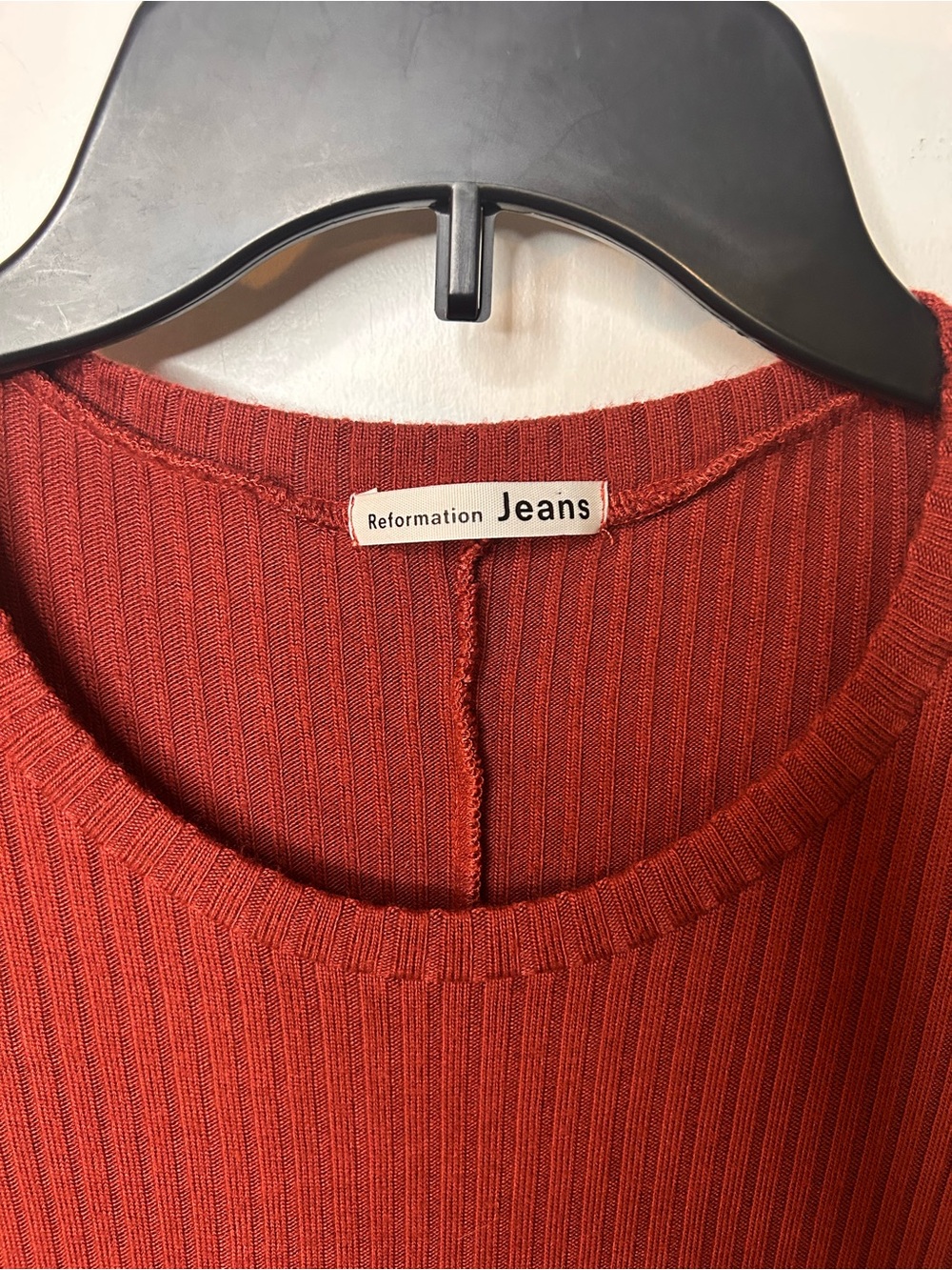 REFORMATION JEANS OLYMPIA RUST COLORED RIBBED MIDI DRESS W/SLIT SIZE MEDIUM - Picture 4 of 7